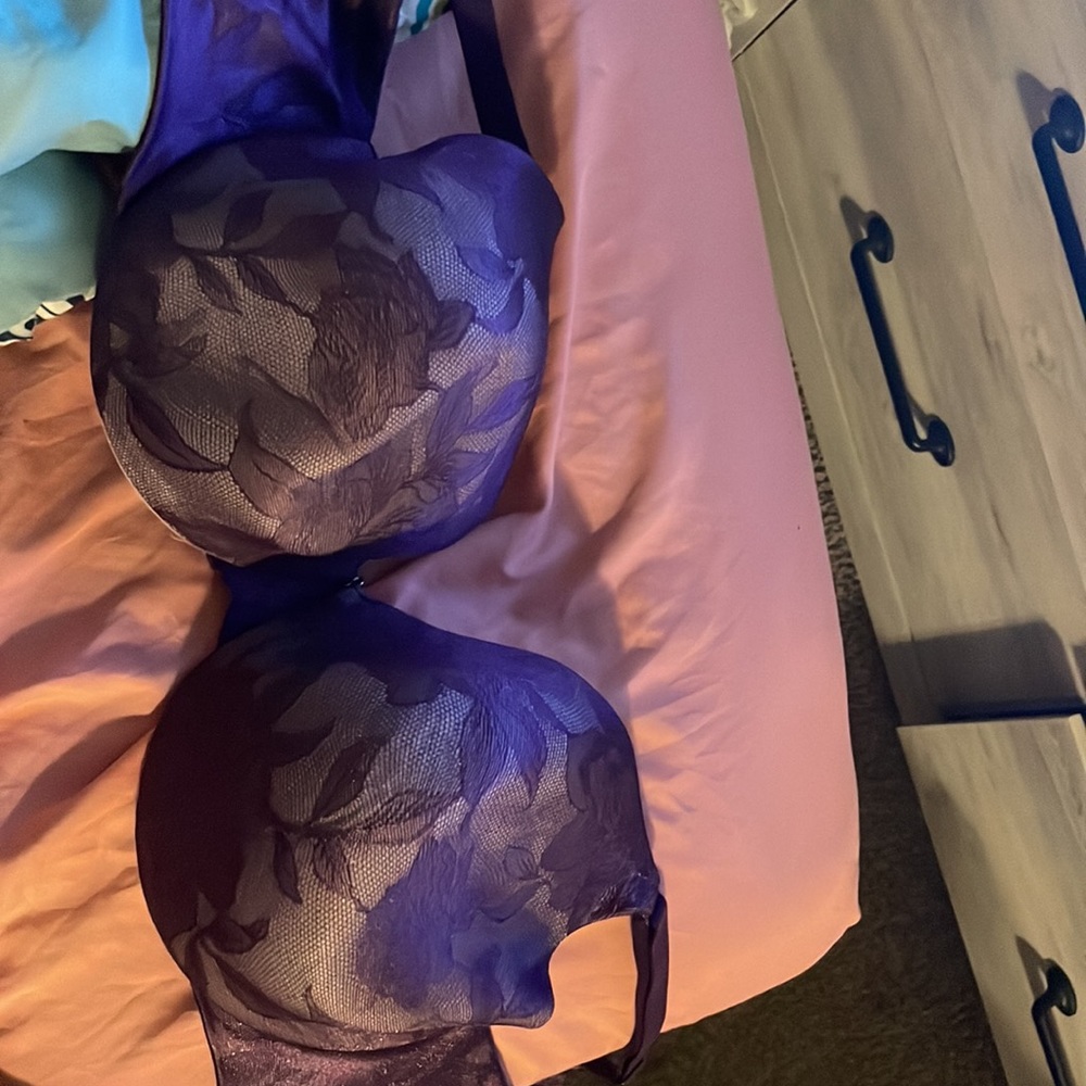 Bras - Picture 3 of 8